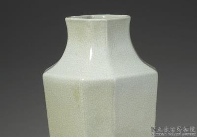 图片[2]-Octagonal vase with green glaze, Qing dynasty, Qianlong reign (1736-1795)-China Archive